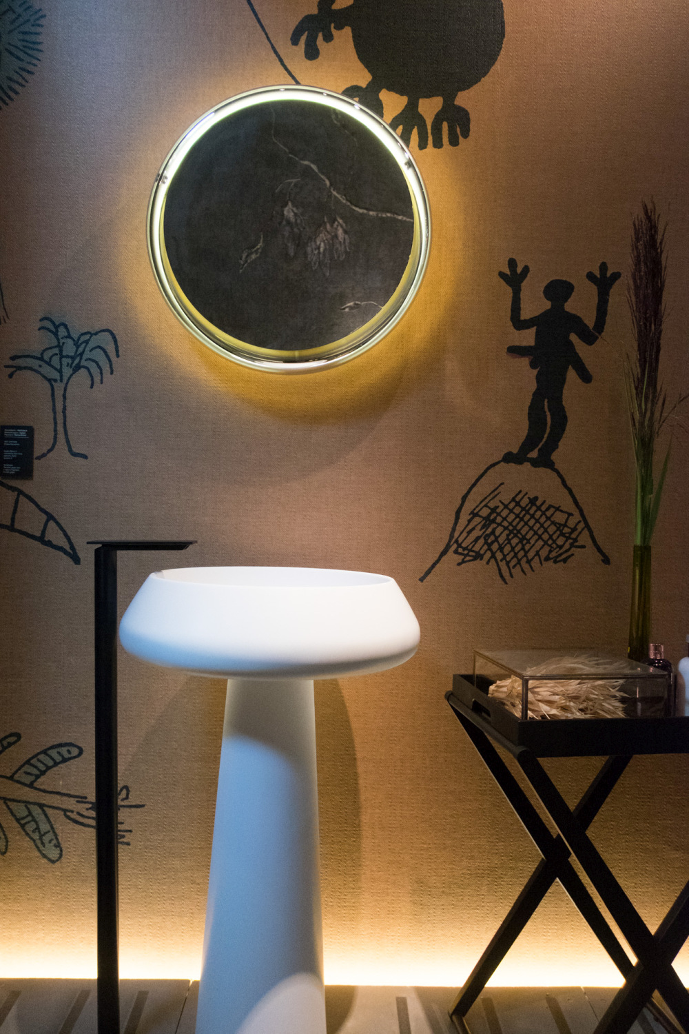 Agape vanity standing