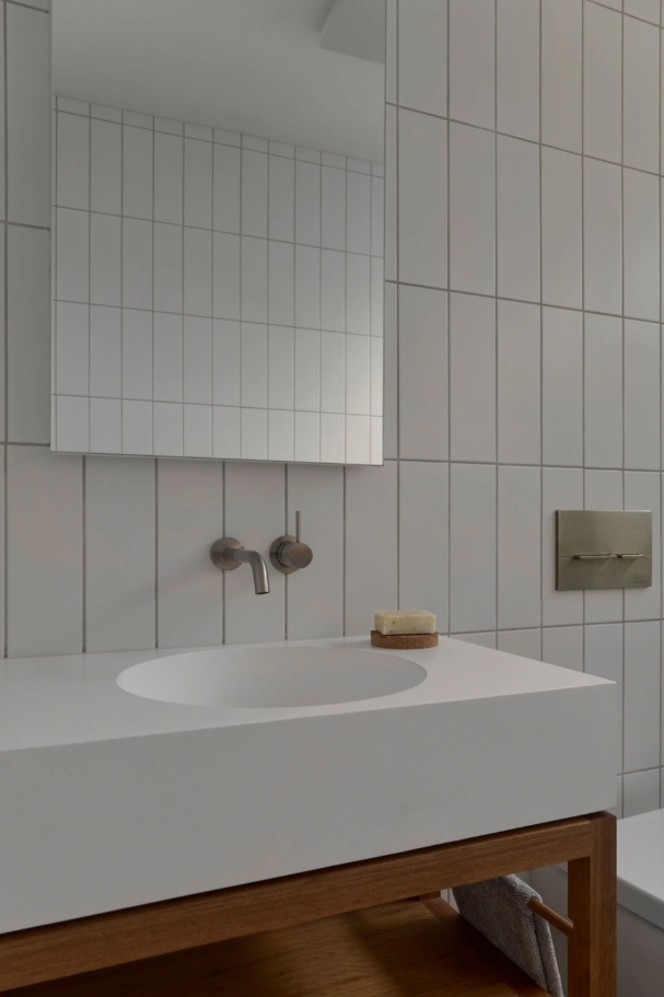 Olive Street Cabin MGAO bath