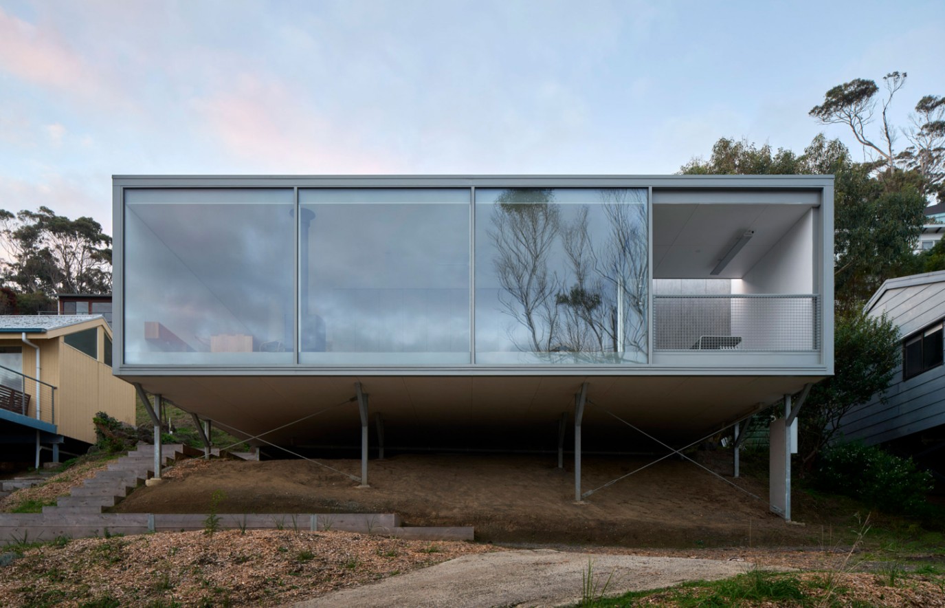 Olive Street Cabin MGAO cantilever