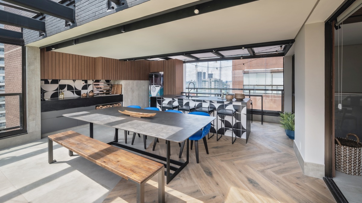 A 350 sqm Duplex Blends Comfort and Clean Design outdoor space